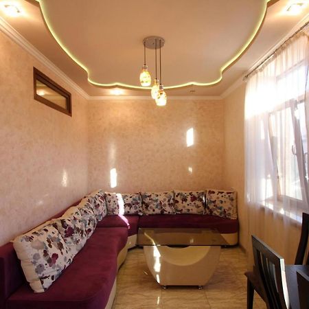 Amiryan Street 1 Bedroom Deluxe Apartment With Balcony Am104 Erivan Exterior foto