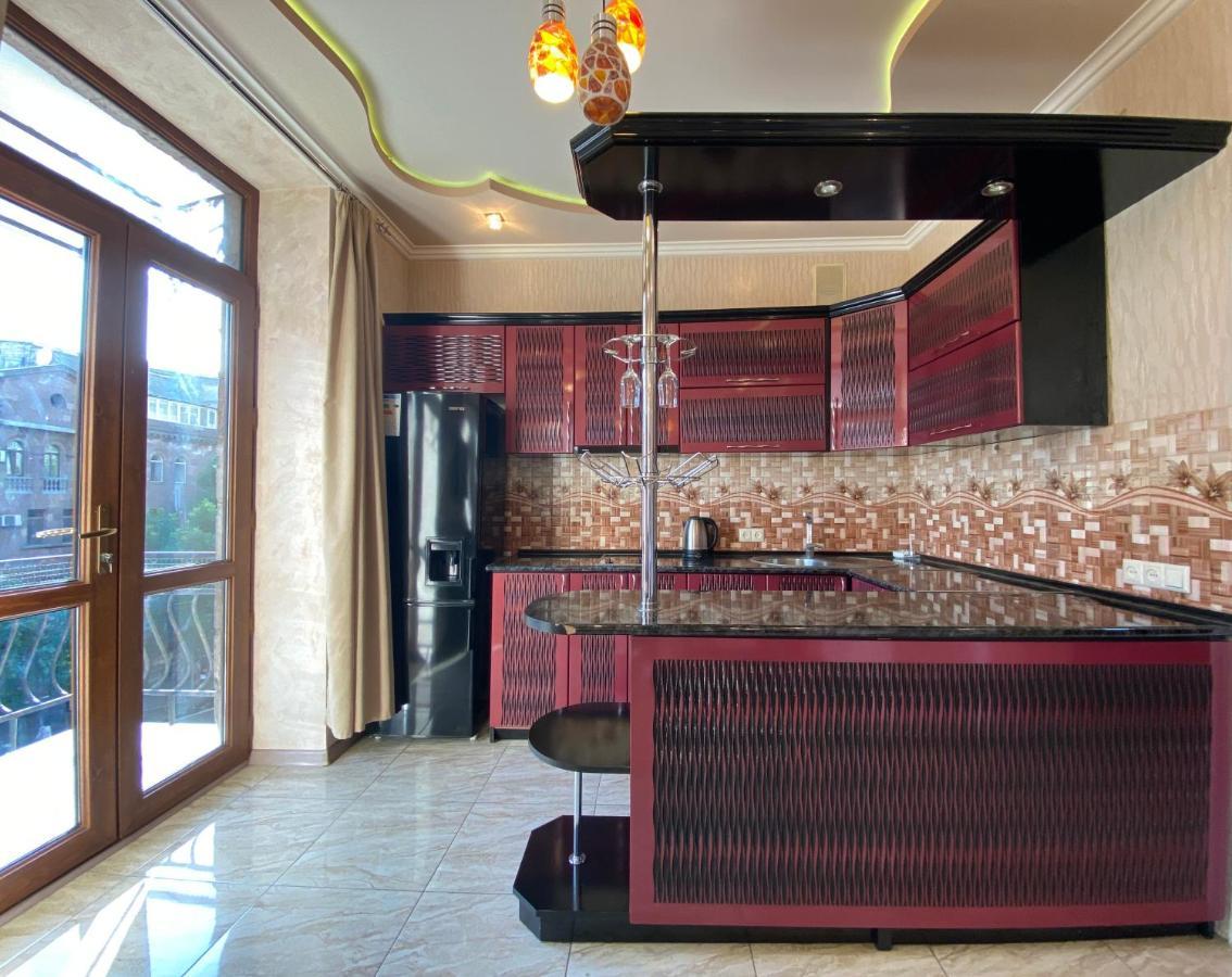 Amiryan Street 1 Bedroom Deluxe Apartment With Balcony Am104 Erivan Exterior foto