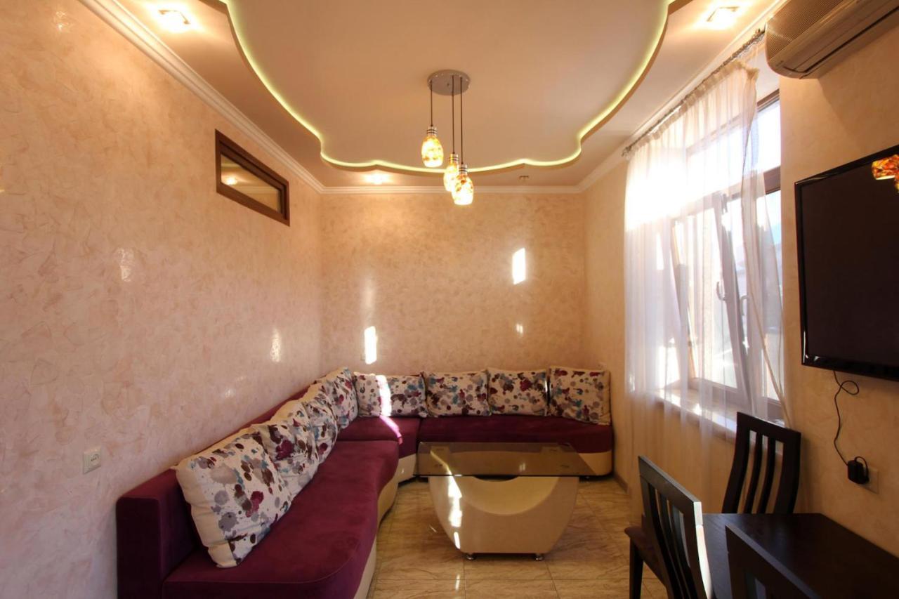 Amiryan Street 1 Bedroom Deluxe Apartment With Balcony Am104 Erivan Exterior foto