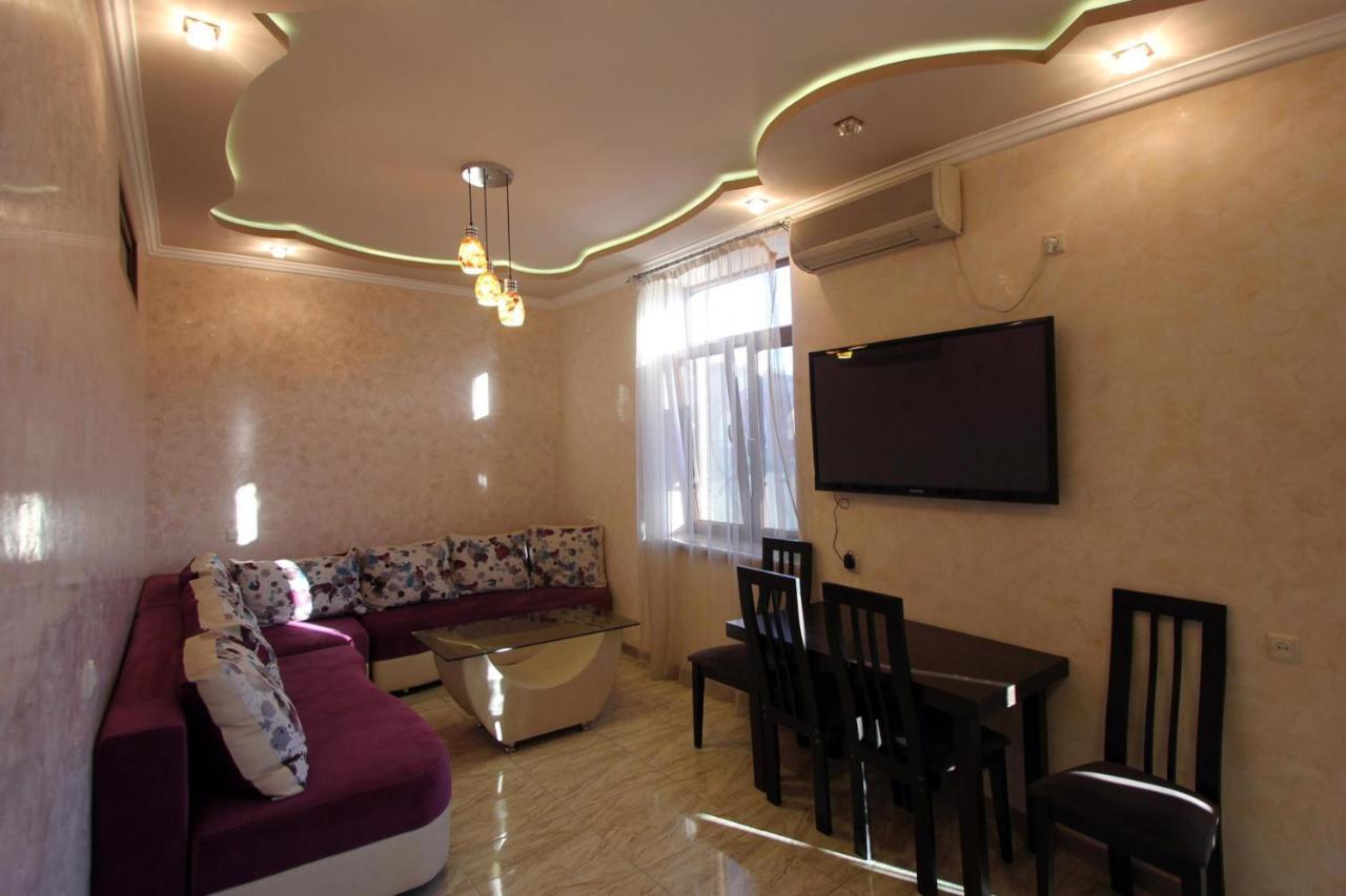 Amiryan Street 1 Bedroom Deluxe Apartment With Balcony Am104 Erivan Exterior foto